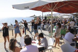 Fiesta PreCarnaval en el Chiringuito Tropical