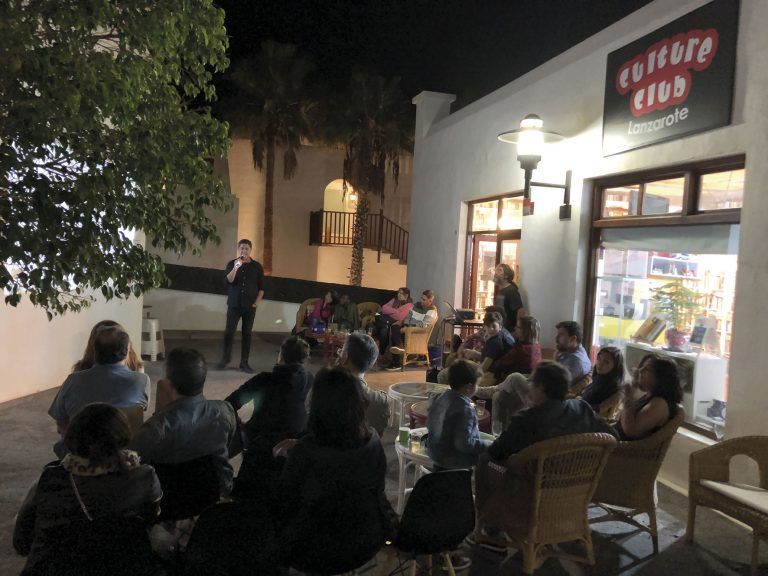 Pepe Vera durante la presentación de su nuevo libro en Culture Club Lanzarote