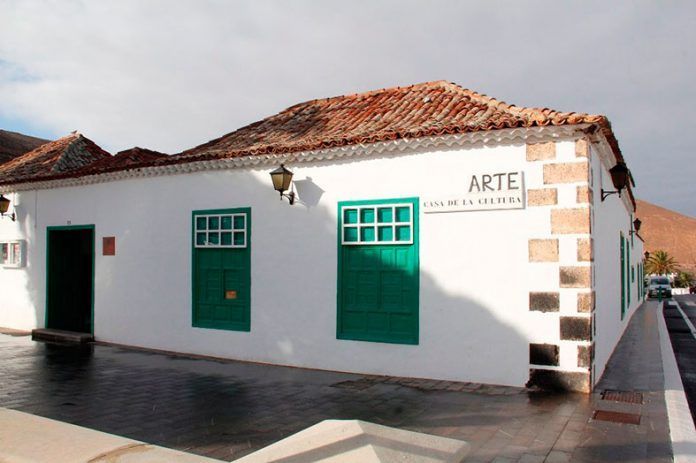 Casa de la Cultura Benito Pérez Armas, en Yaiza.