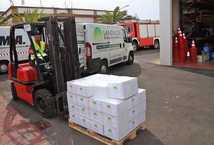 Cargando la mercancía en las instalaciones de Lanzaloe