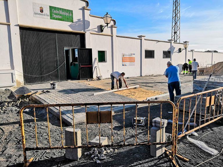 Obras en el acceso al Campo de Fútbol de Yaiza