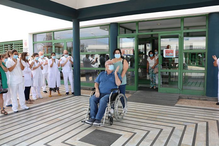 El último paciente COVID-19 de Lanzarote abandona el hospital