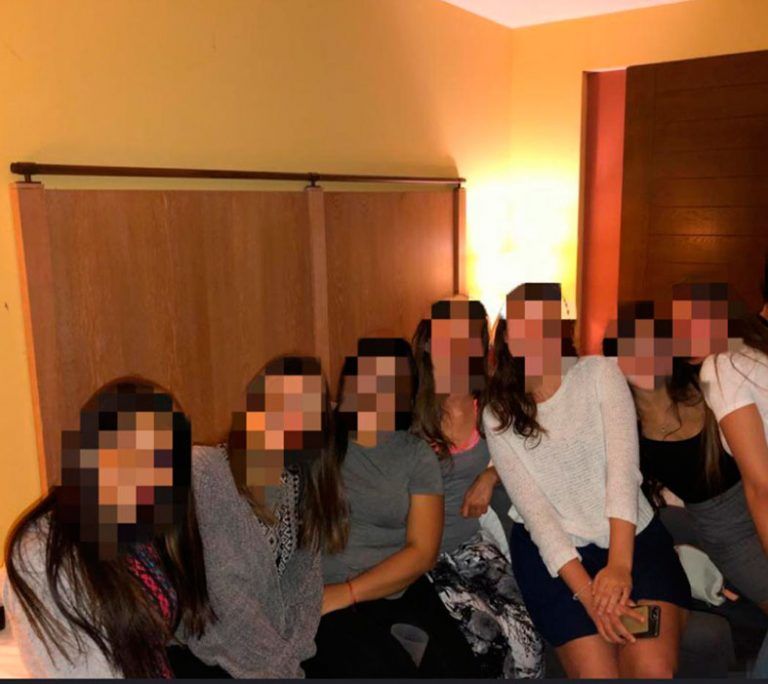 Estudiantes en prácticas abandonados por el hotel
