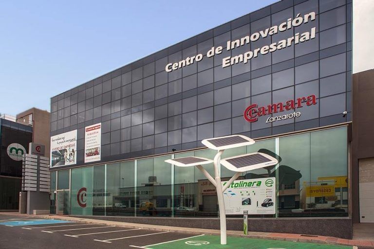 Noticias Lanzarote | Fachada Cámara de Comercio de Lanzarote