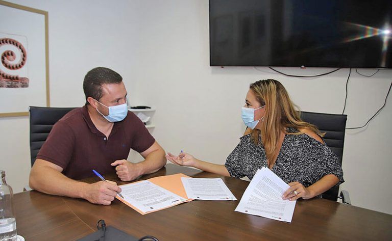 Noticias Lanzarote | Firma-Convenio-Óscar-Noda
