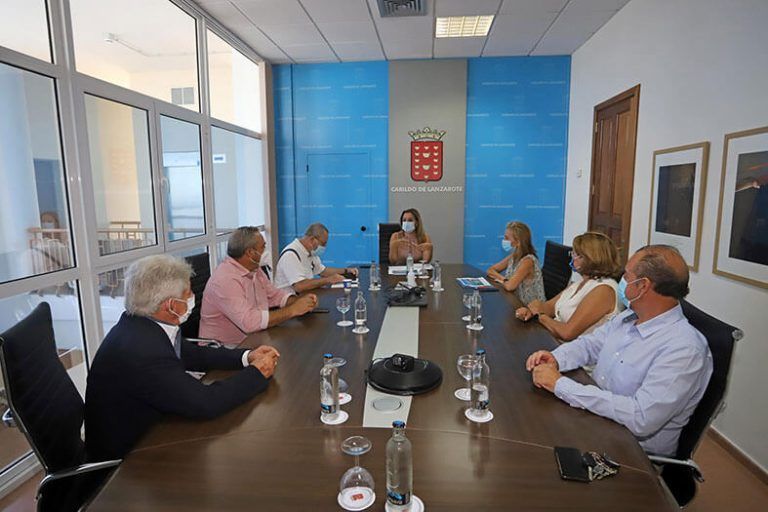 Noticias Lanzarote | Reunión en el Cabildo con el sector turístico