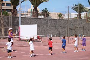 Parking-patinentes-centro-en-el-centro-de-Playa-Blanca