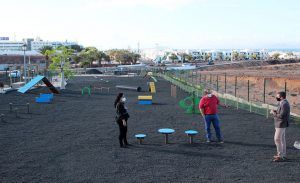 El alacalde supervisa el recinto junto a los ediles de Protección Animal y Parques y Jardines