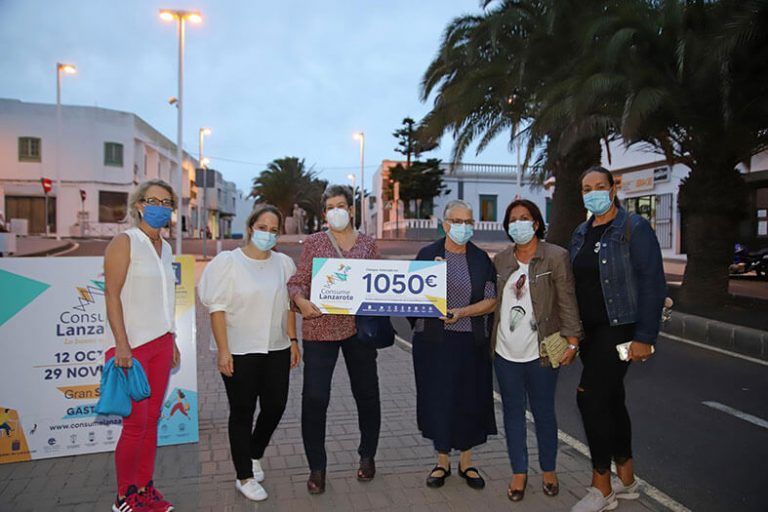 Noticias Lanzarote | Entrega premio por Consume Lanzarote