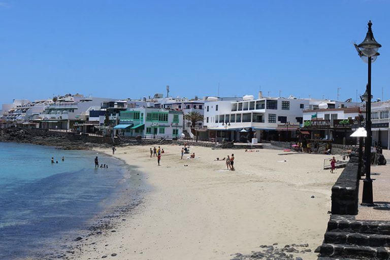 Playa del pueblo, Playa-Blanca.