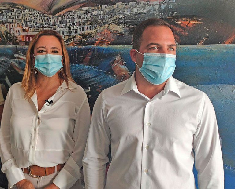 Presidenta-junto-al-consejero-de-Obras-Públicas