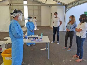Noticias Lanzarote | Visita de las autoridades al covid-auto