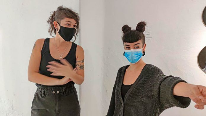 Las creadoras Emma López Leyton y Sara GDM