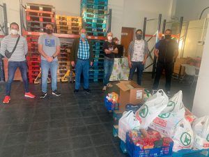 Entrega de los productos recogidos en el Banco de Alimentos