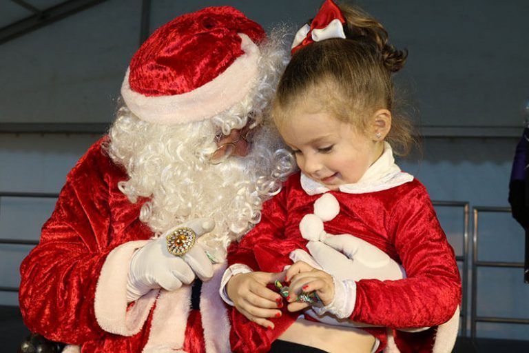 Foto de archivo de visita de Papá Noel