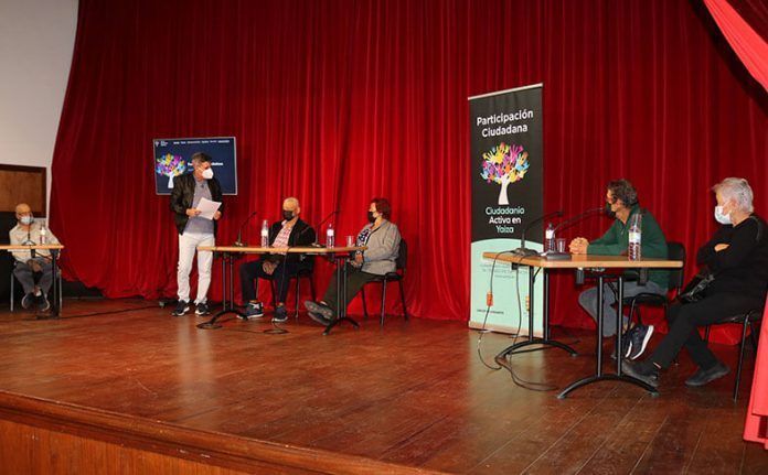Un momento del coloquio "Opiniones del Momento"