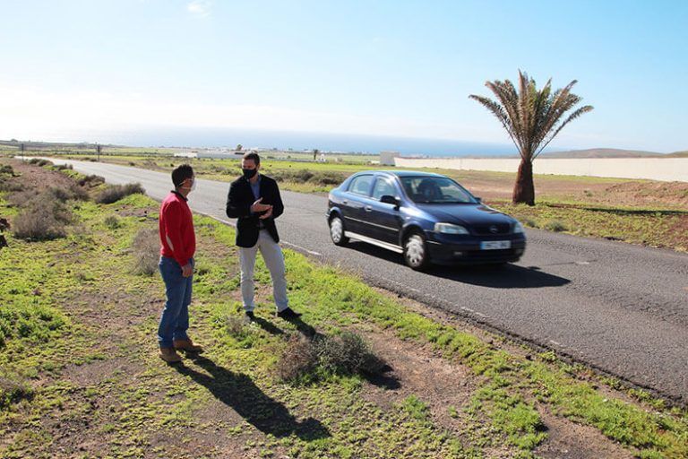 Óscar Noda y Jonatan Lemes visitando la zona