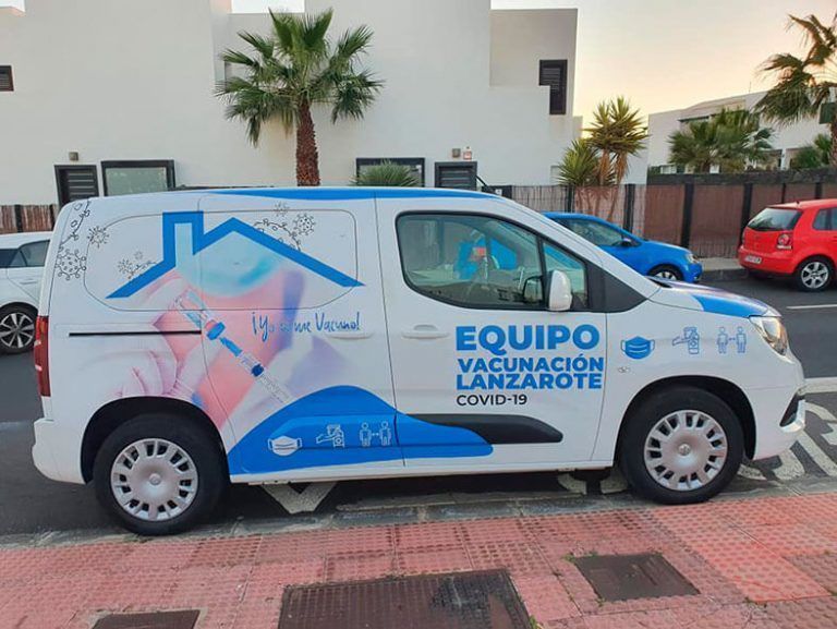 Vehículo Equipo de Vacunación a domicilio.