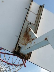 canasta deteriorada