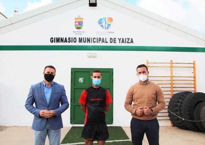 Deportes Yaiza | Albi Cedrés junto al alcalde y el concejal de Deportes de Yaiza