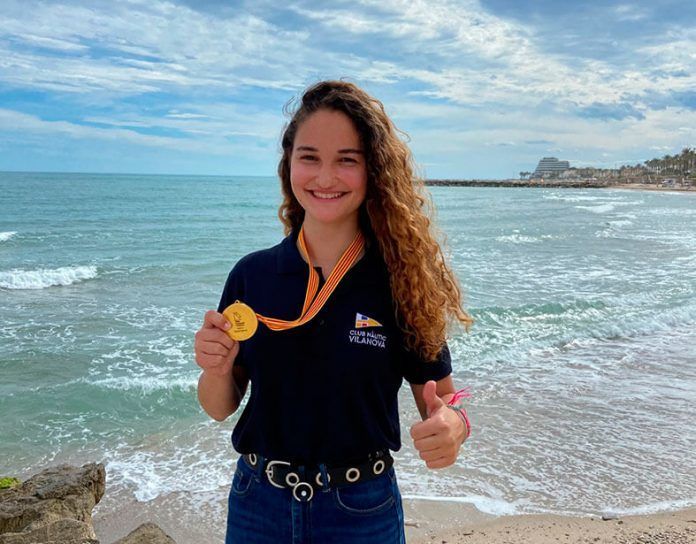 Verónica Ortiz con la medalla