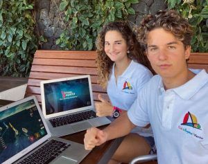 Verónica y Jordi participando de una regata virtual