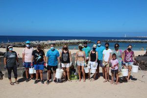 Noticias Playa Blanca | Voluntarios de la limpieza playa
