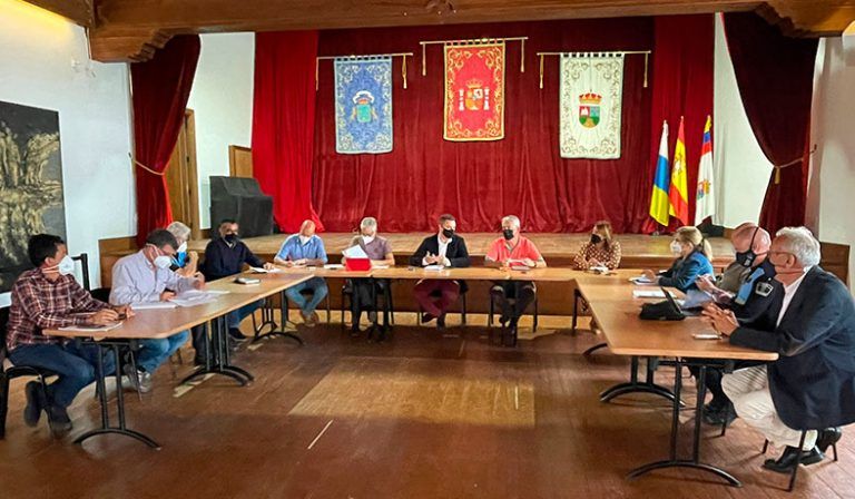 Noticias Playa Blanca | Reunión de alcaldes y técnicos en la Casa Benito Pérez Armas de Yaiza