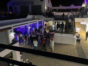 Ocio nocturno en el Centro Comercial Papagayo de Playa Blanca