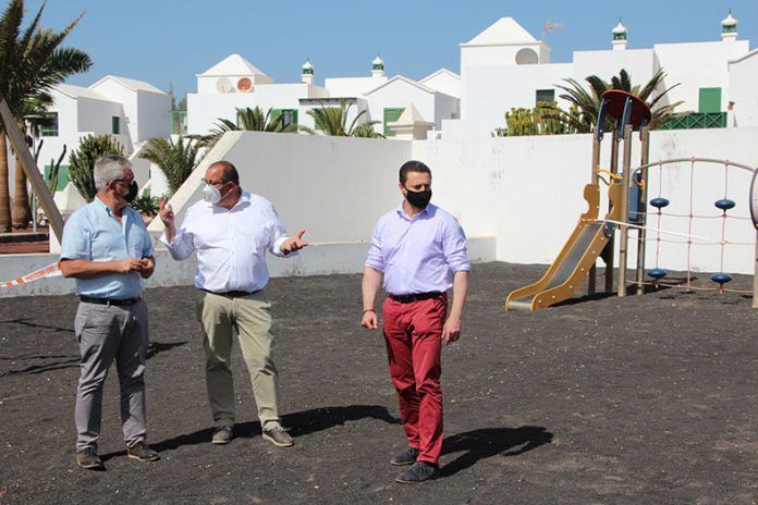 Noticias Yaiza | Renovación del parque infantil de Playa Blanca