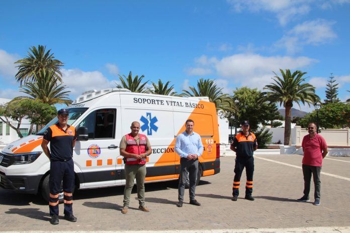 Presentación de la ambulancia en Yaiza