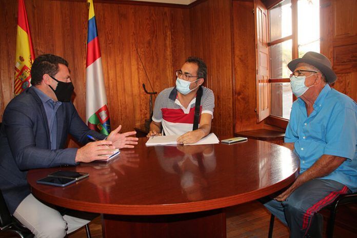 Yaiza acuerda con la Asociación de Usuarios de la Sanidad la apertura de una oficina en defensa de los derechos del paciente Noticias Yaiza | Yaiza acuerda con la Asociación de Usuarios de la Sanidad la apertura de una oficina en defensa de los derechos del paciente