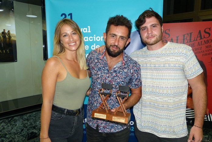 Iván Umpiérrez y los actores protagonistas de Perdóname José Certamen de Cortos Exprés del FICL 2021