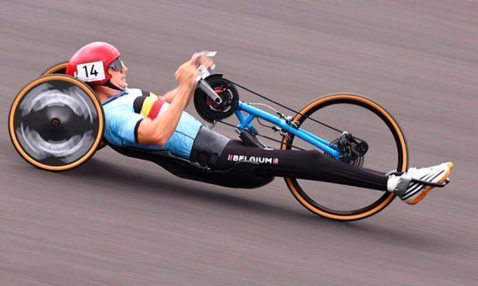 Jonas Van de Steene en Tokio Noticias Playa Blanca | Jonas Van de Steene acaricia el bronce en Tokio