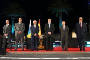 Homejnaa al fundador de Navier Armas