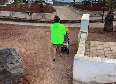 Noticias Playa Blanca | El PP reclama a Óscar Noda que “cumpla” y habilite un paso seguro hasta la parada escolar de la Avenida de Femés en Playa Blanca