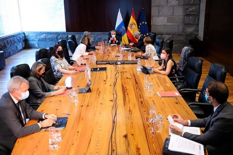 Noticias Lanzarote | Se suspende la obligación de presentar el certificado COVID para acceder a los alojamientos turísticos