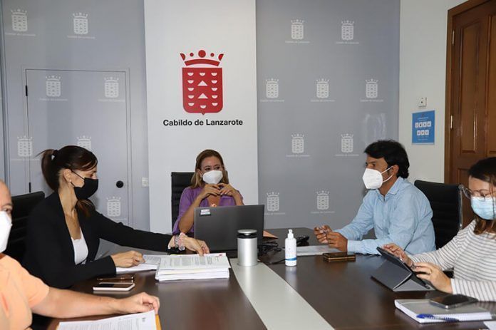 Noticias Lanzarote | El Cabildo aprueba el convenio para la financiación de las ayudas de emergencia social