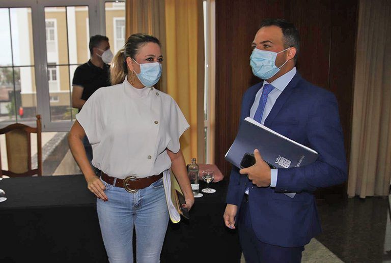 Noticias Yaiza | Adjudicas las obras para reasfaltar la antigua carretera de Yaiza a Playa Blanca