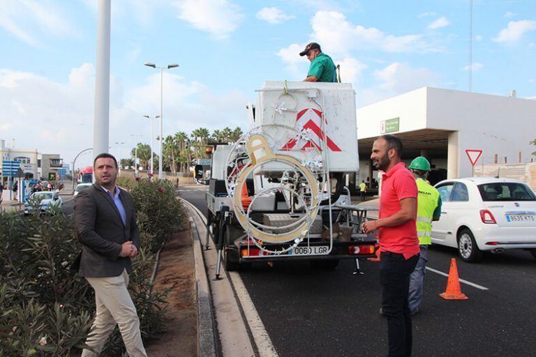 Noticias Playa Blanca | instala su decorado para la campaña de Navidad
