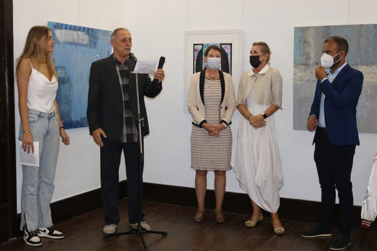 Presentación de la muesrs 'Hermanas'