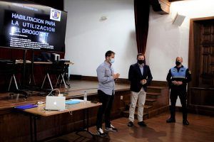 Formación en Yaiza de policías locales en el uso del drogotest