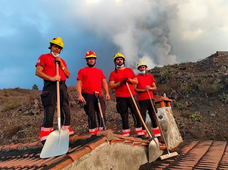 Noticias Lanzarote | Equipo de bomberos lanzaroteños desplazados a La Palma