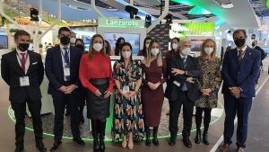 Noticias Lanzarote | Reyes Maroto y Yaiza Castilla visitaron ayer el stand lanzaroteño