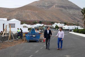 Noticias Yaiza | El Ayuntamiento avanza en la ejecución de su plan de asfaltado en las localidades de Playa Blanca y Yaiza