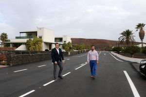 Noticias Yaiza | El Ayuntamiento avanza en la ejecución de su plan de asfaltado en las localidades de Playa Blanca y Yaiza
