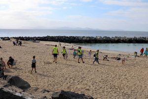 Jornada de retirada de residuos en Playa Flamingo