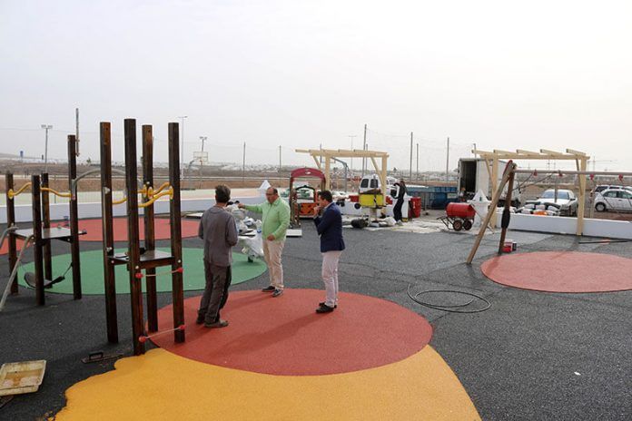 Noticias Yaiza | Renovación e instalación de tres parques infantiles en Playa Blanca
