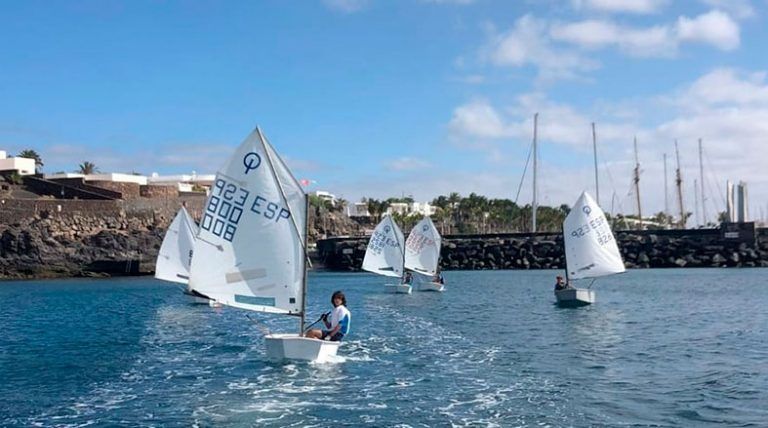 Noticias Yaiza | Puerto Calero acoge el Optimist Lanzarote Trophy