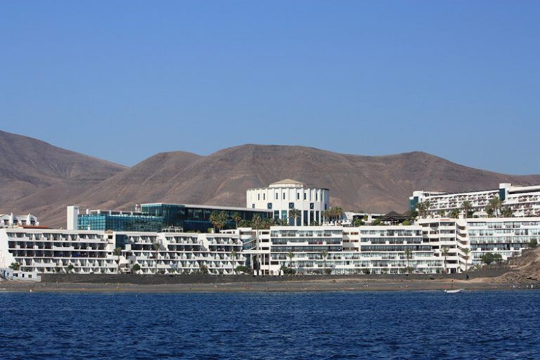 El Cabildo cumple con la sentencia del TSJC e inicia el expediente para la autorización turística provisional del Papagayo Arena 
